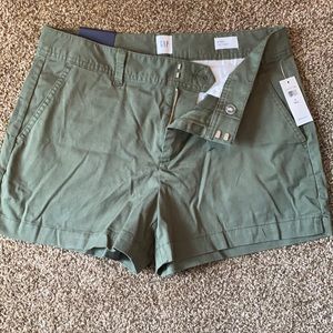 Gap Khaki shorts
